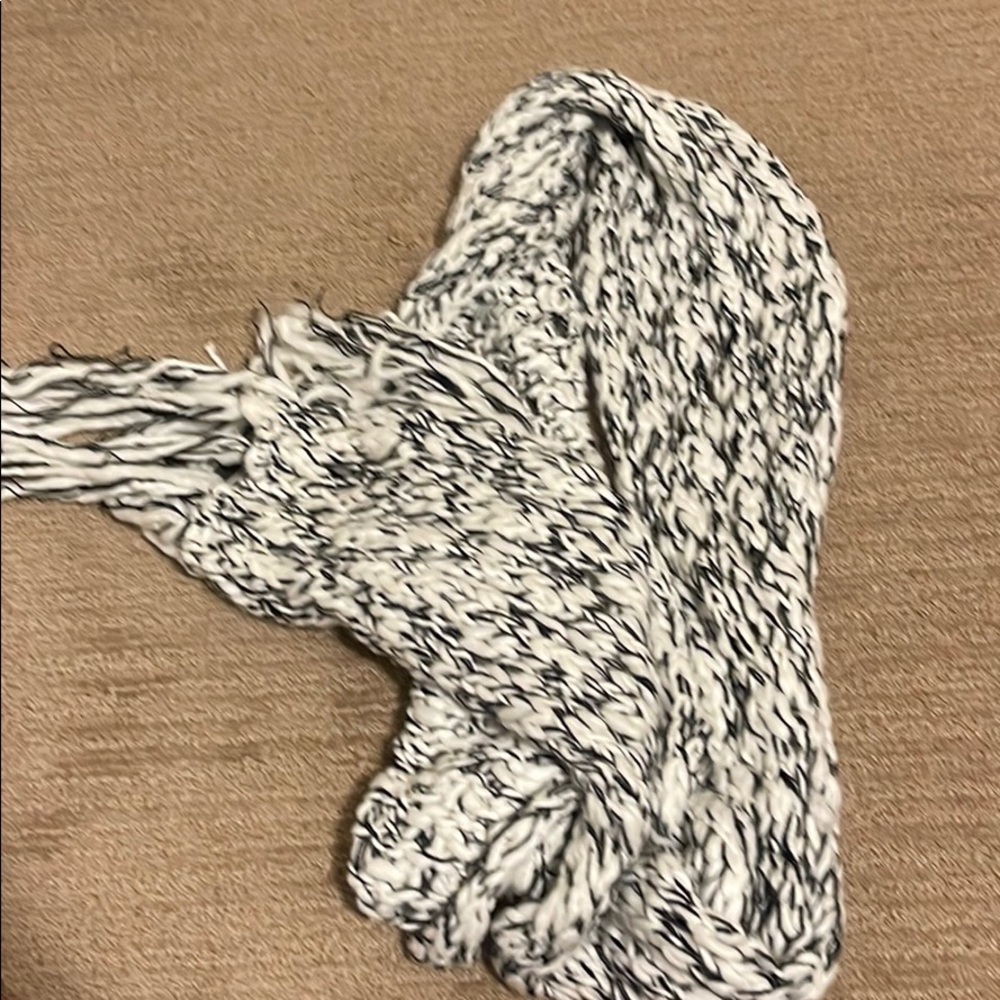 Black and white scarf